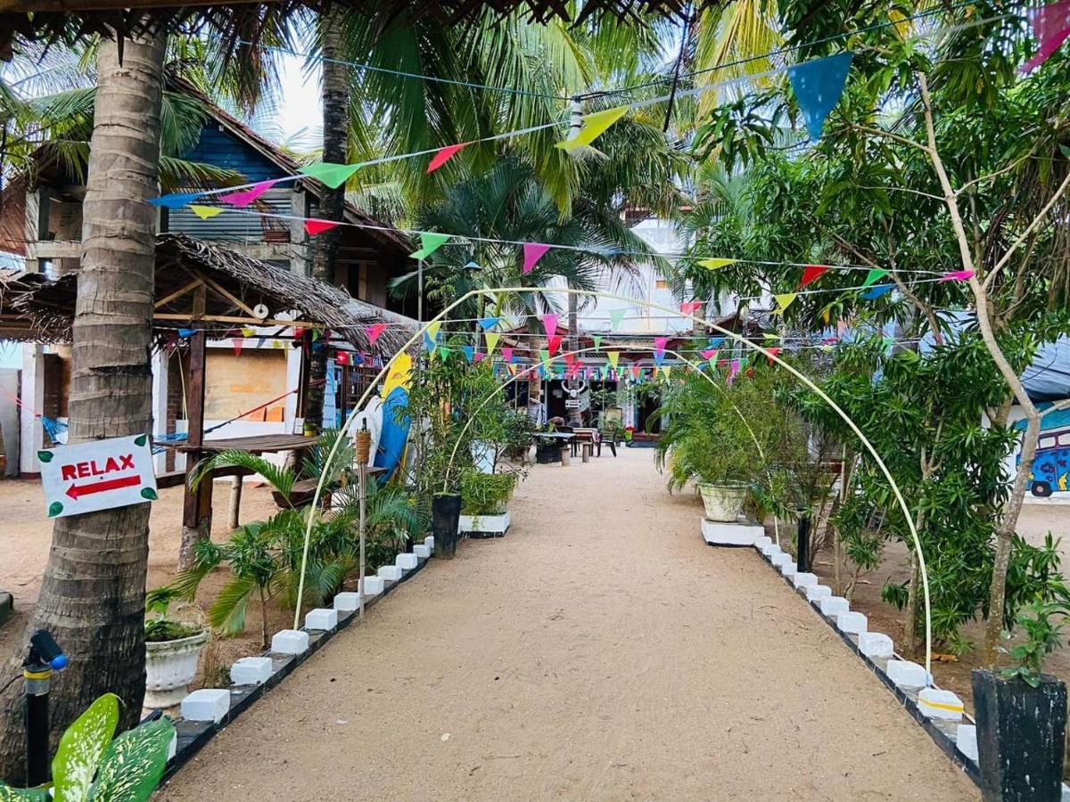 Star Rest Beach Hotel Arugam Bay Exterior photo