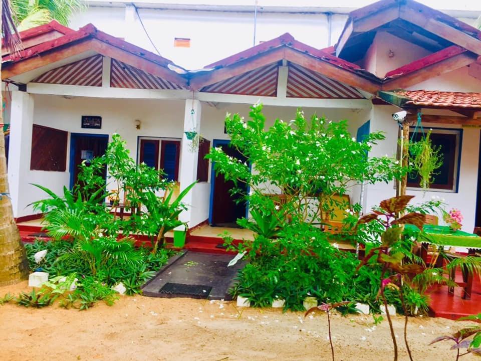 Star Rest Beach Hotel Arugam Bay Exterior photo